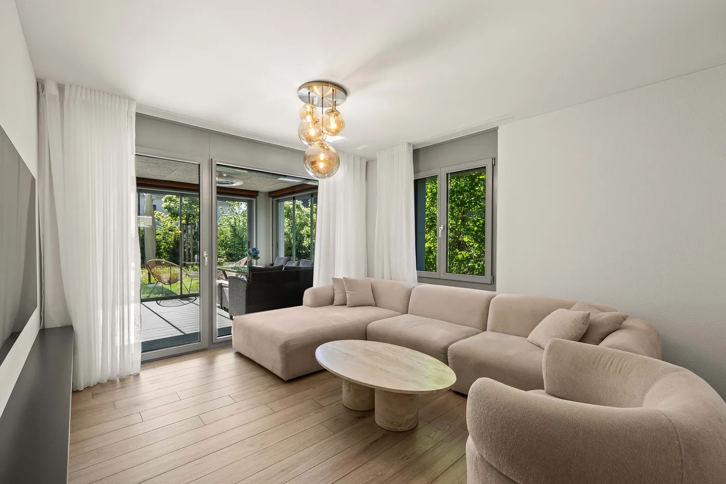 MODERNE 76 M² GARTENWOHNUNG AUS DEM JAHR 2020 - Foto 2 von 5