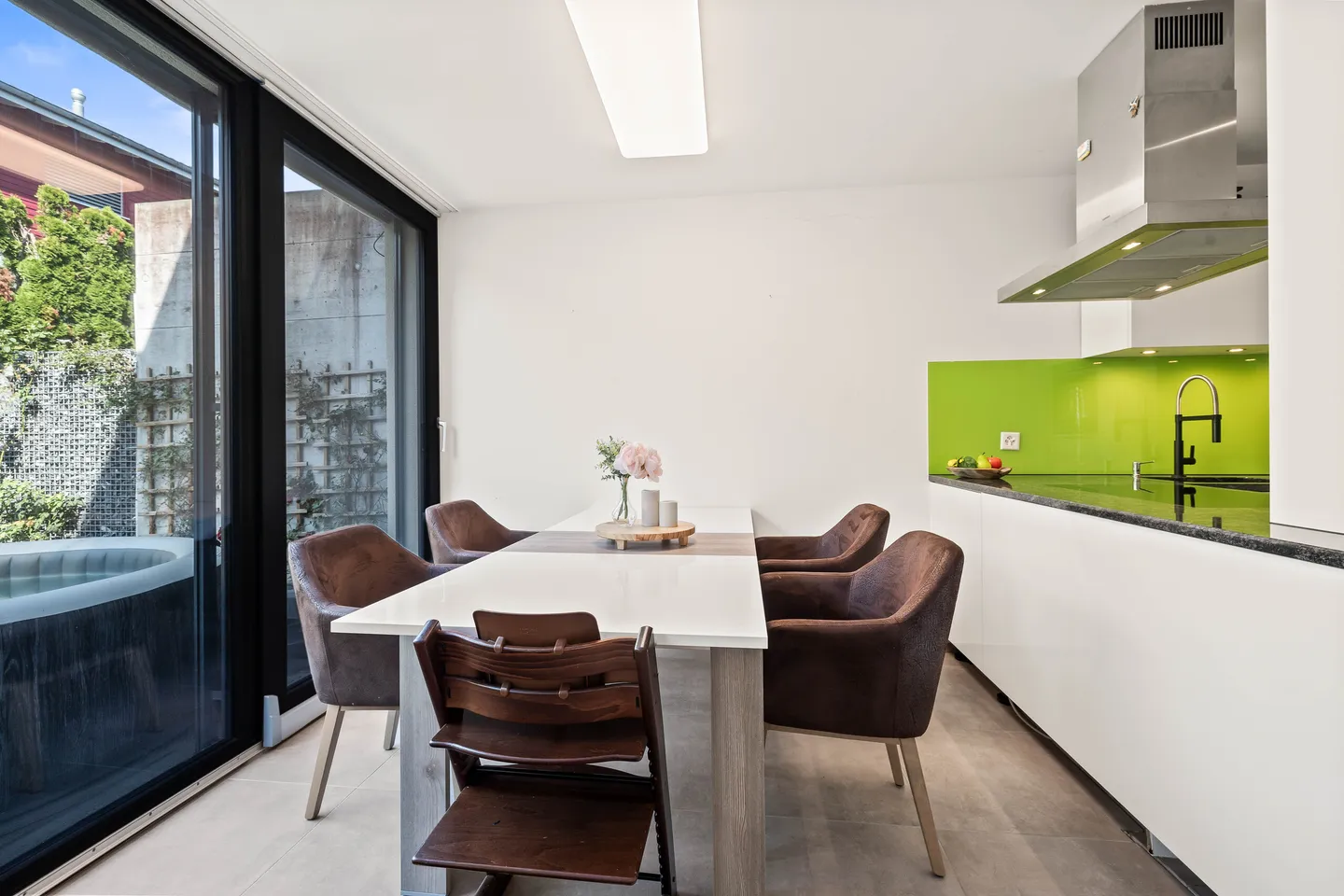 HOCHWERTIGE 3.5 ZIMMER GARTENWOHNUNG AN BEVORZUGTER LAGE - Foto 4 von 5