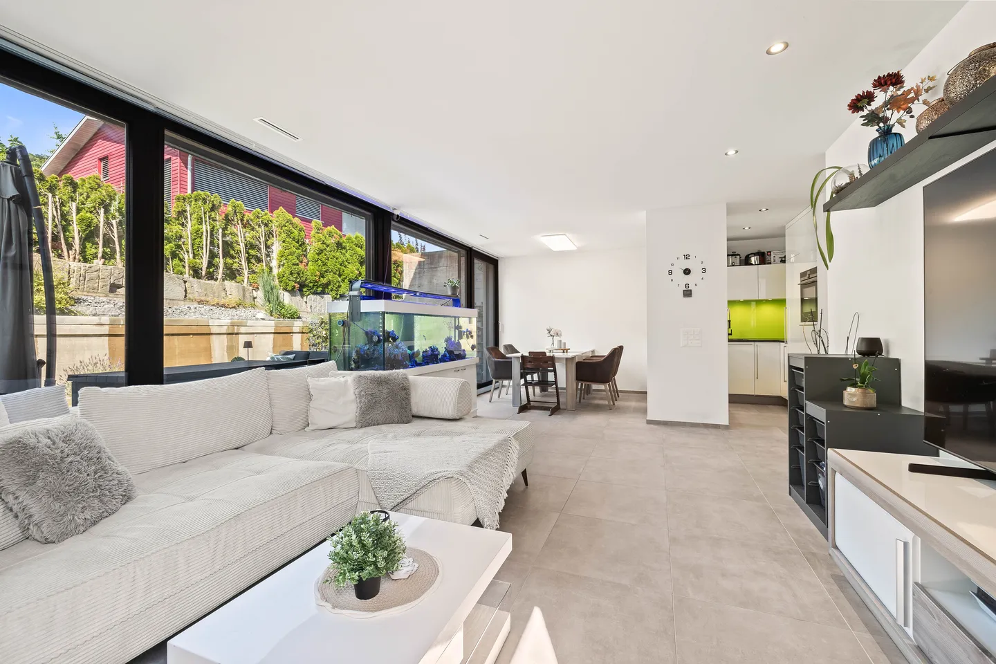 APPARTEMENT DE JARDIN 3.5 PIÈCES DE HAUTE QUALITÉ DANS UN EMPLACEMENT PRÉFÉRÉ - Photo 2 sur 5