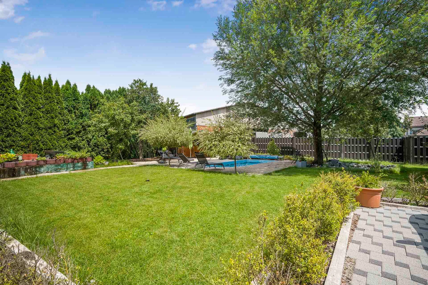 MERAVIGLIA DI FLESSIBILITÀ CON OLTRE 500 M² DI SPAZIO UTILE - Foto 3 di 5