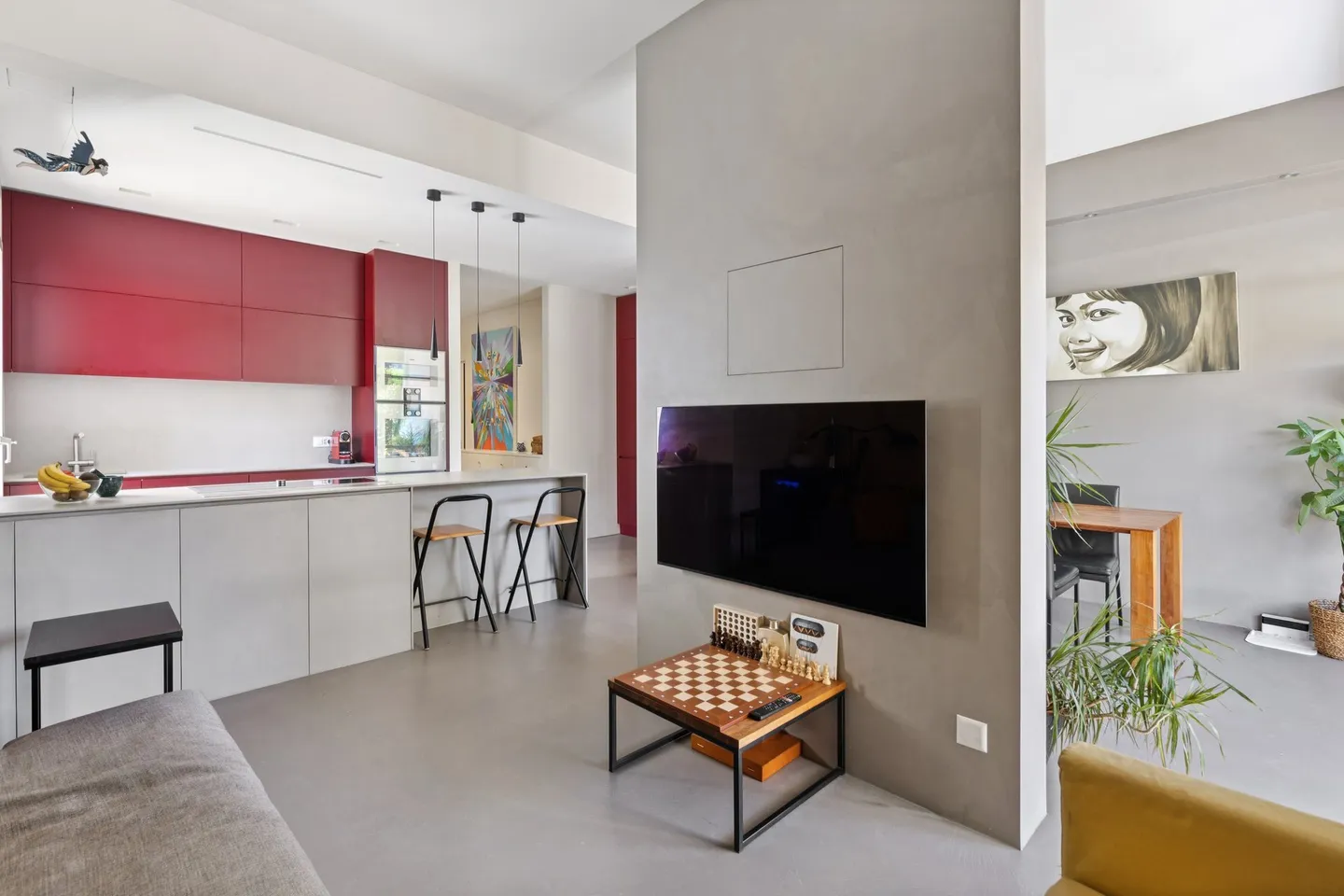 MODERN GARDEN APARTMENT - GREATLY RENOVATED - Photo 3 of 5