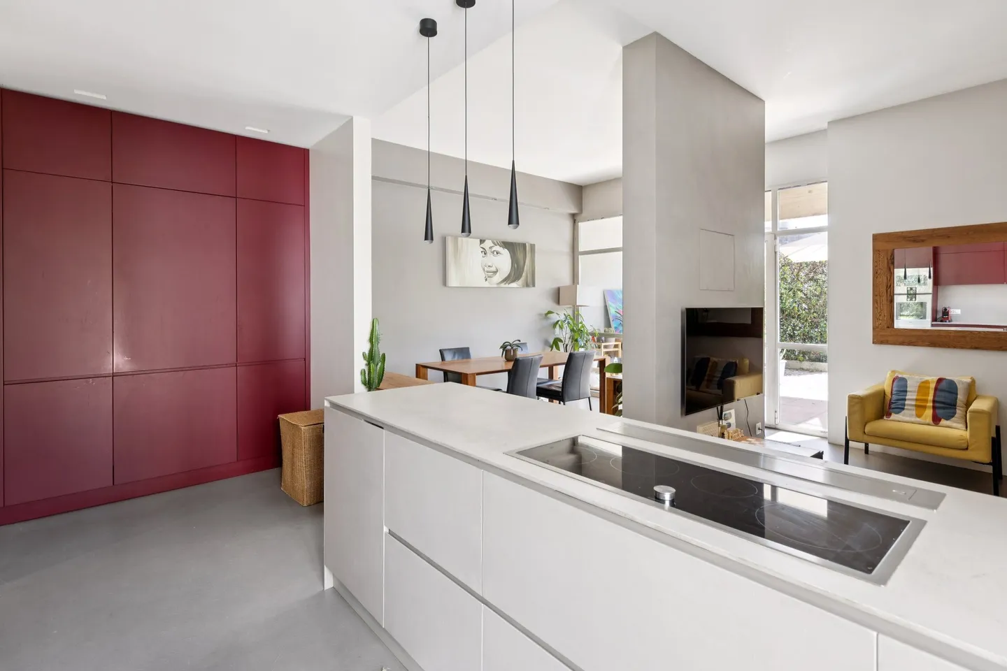 MODERN GARDEN APARTMENT - GREATLY RENOVATED - Photo 5 of 5