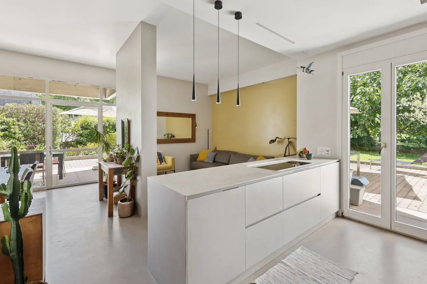 MODERN GARDEN APARTMENT - GREATLY RENOVATED - Photo 1 of 5