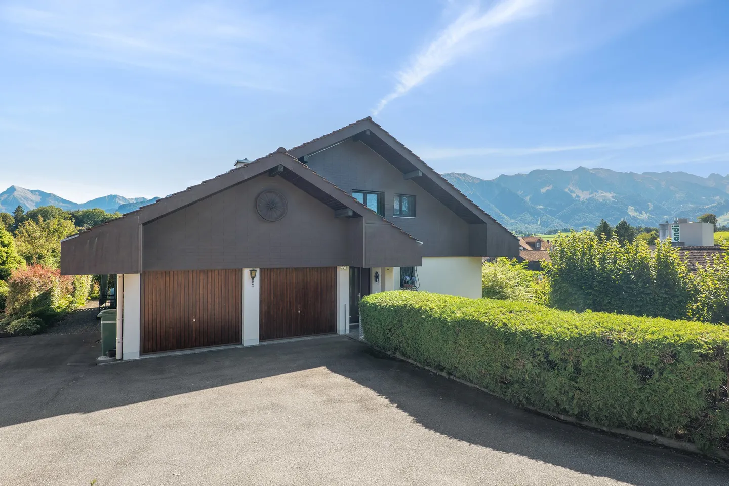 GRANDIOSE PERSPECTIVE IN THE BERNER OBERLAND - Photo 1 of 5