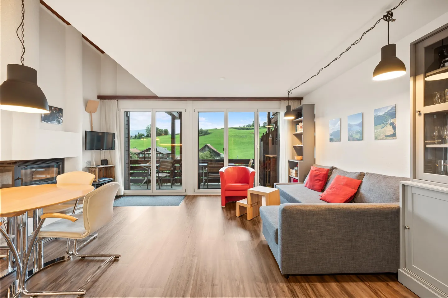 COZY HIGH 2 - Photo 2 of 5