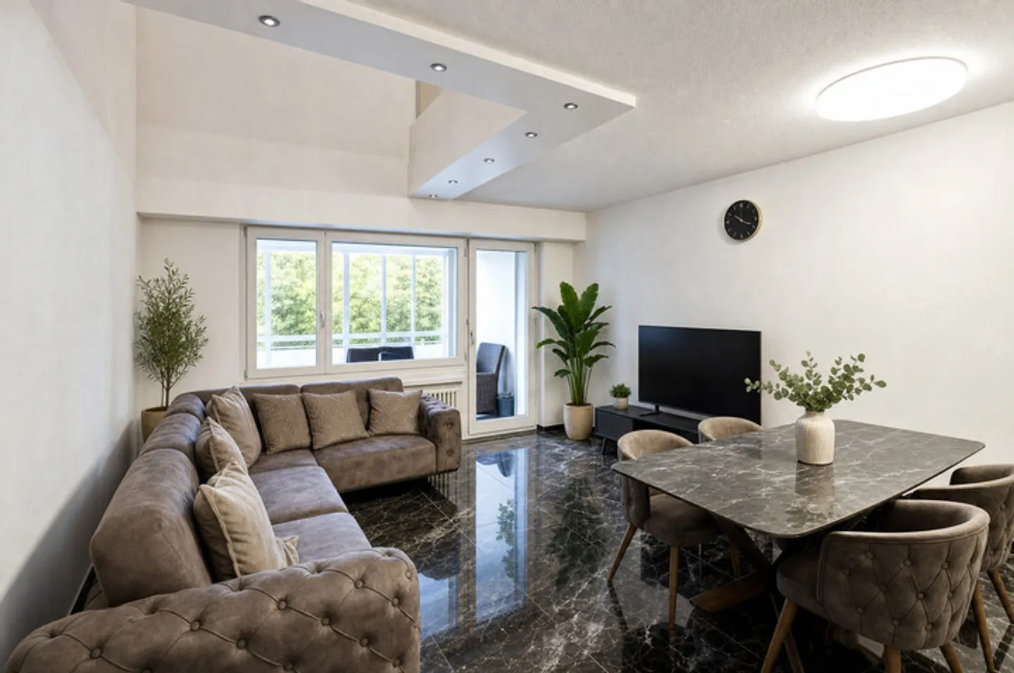 VIVRE SUR PLUSIEURS NIVEAUX - MAISONETTE À SPREITENBACH - Photo 1 sur 8