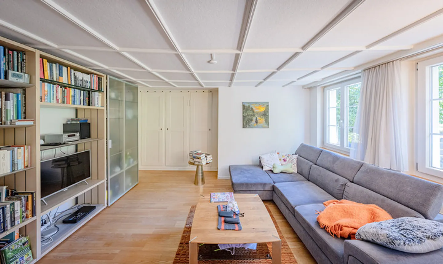 OPPORTUNITÀ VICINO A WINTERTHUR: CASA MULTIFAMILIARE CON RISERVA DI TERRENO SIGNIFICATIVA - Foto 3 di 8