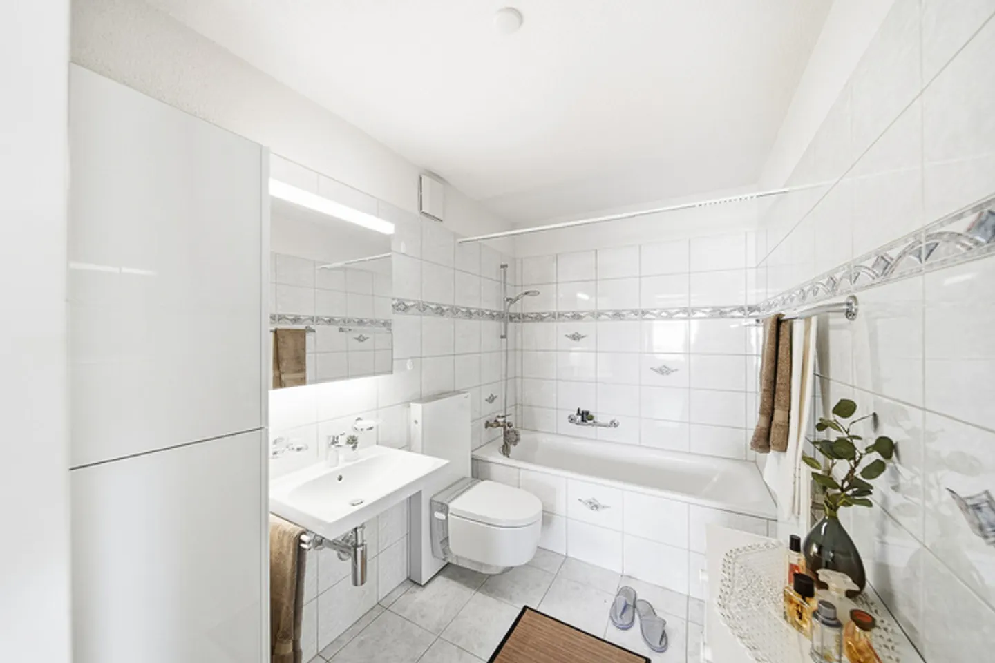 MAISON LUMINEUSE AVEC BALCON À DÜBENDORF - Photo 6 sur 8