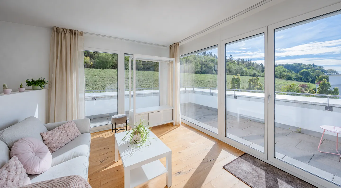 Casa angolare con grande giardino e terrazza in attico - Foto 4 di 8