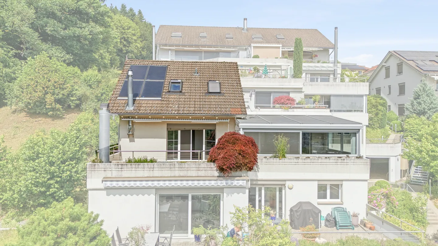 PRIVILEGIERTE HANGLAGE MIT WEITSICHT AM SEMPACHERSEE - Foto 7 di 8