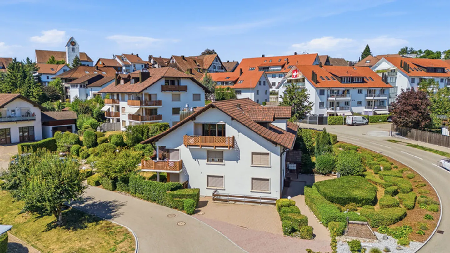 WOHNCHARME MIT WEITBLICK -  4.5 ZIMMER DACHWOHNUNG IN OBERWIL-LIELI - Photo 7 of 8