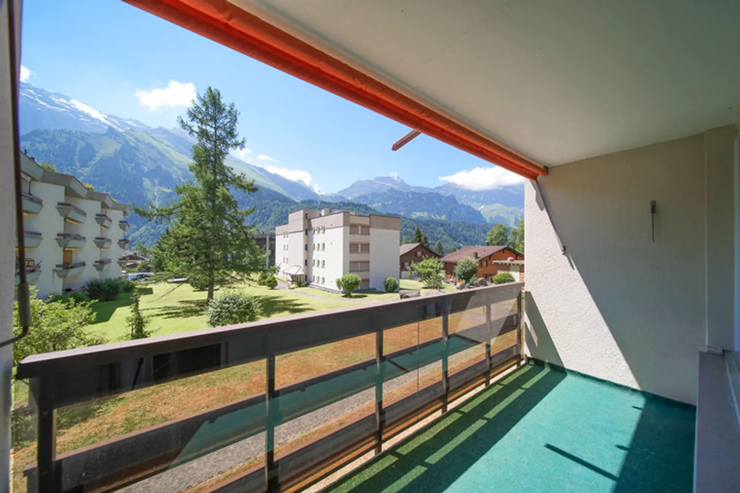 AMBIENTE ALPINO CON VISTA PANORAMICA - APPARTAMENTO VACANZE DI 2.5 LOCALI A ENGELBERG - Foto 6 di 8