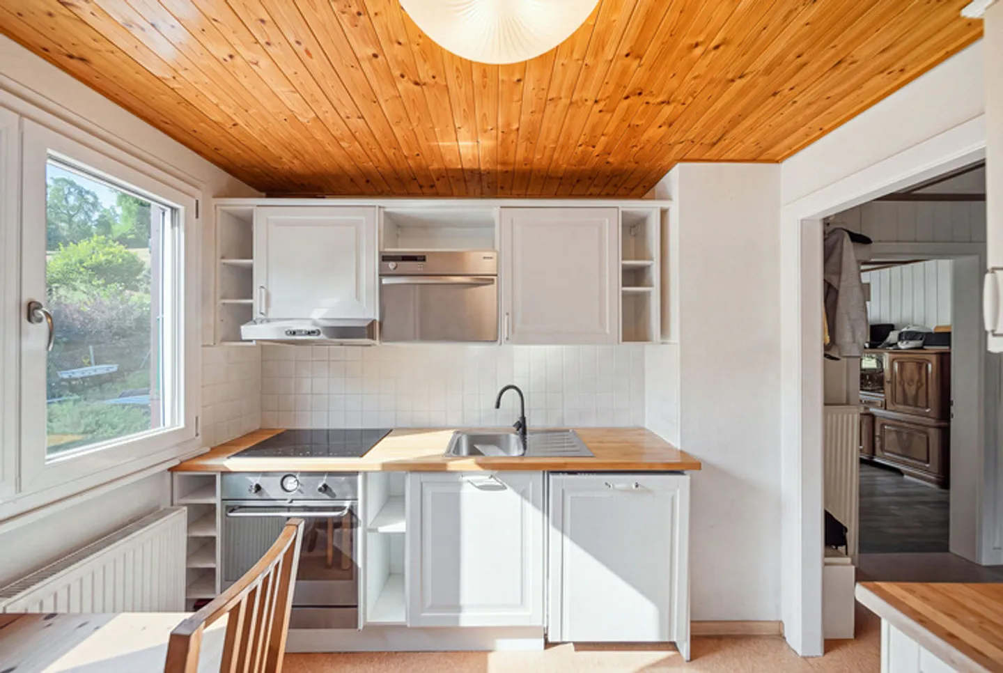 CASA UNIFAMILIARE DI 4 LOCALI IN STILE CHALET IMMERSA NELLA NATURA - Foto 3 di 8