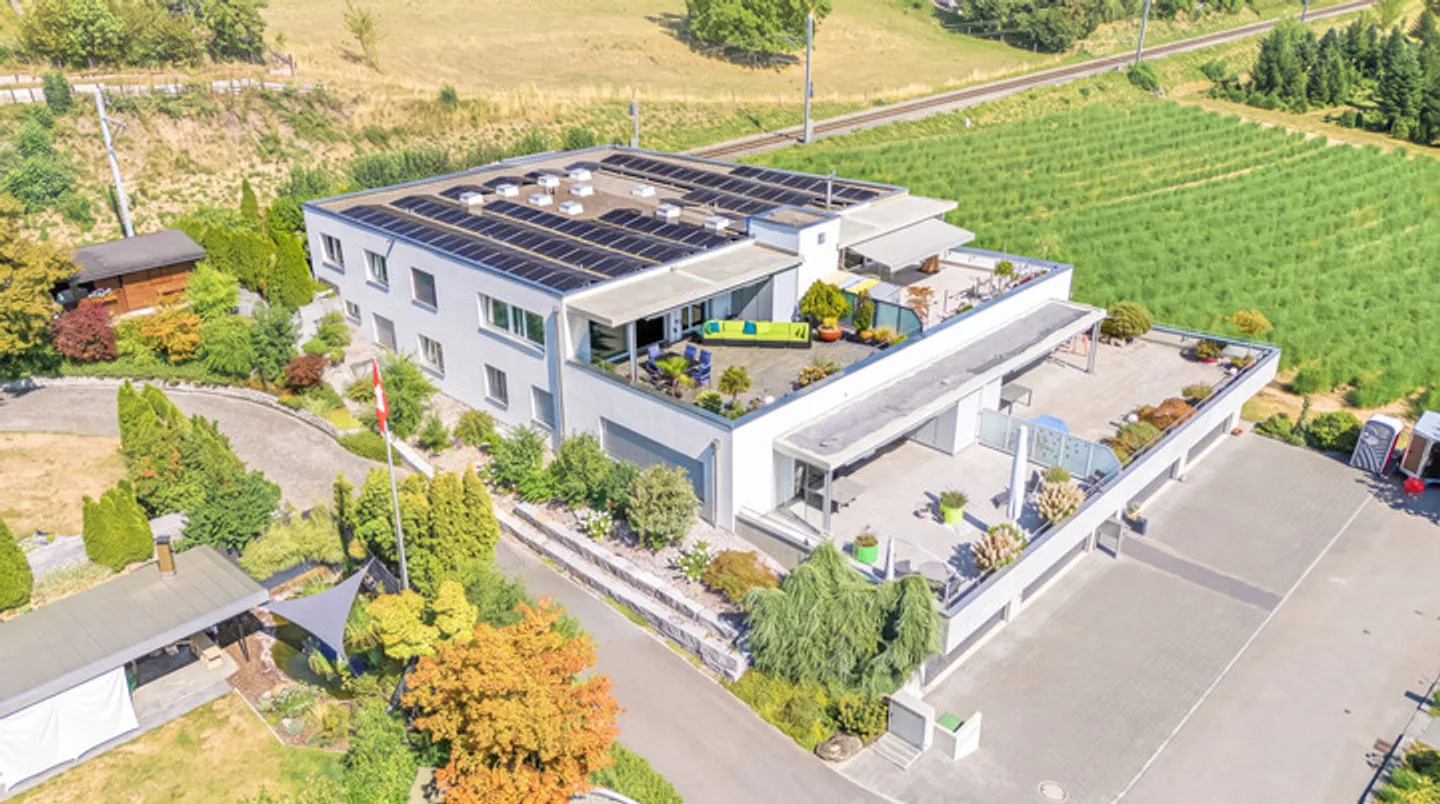CONDITIONS COME IN UNA CASA: 142 M² DI SPAZIO ABITATIVO, 80 M² DI TERRAZZA E GIARDINO - Foto 7 di 8