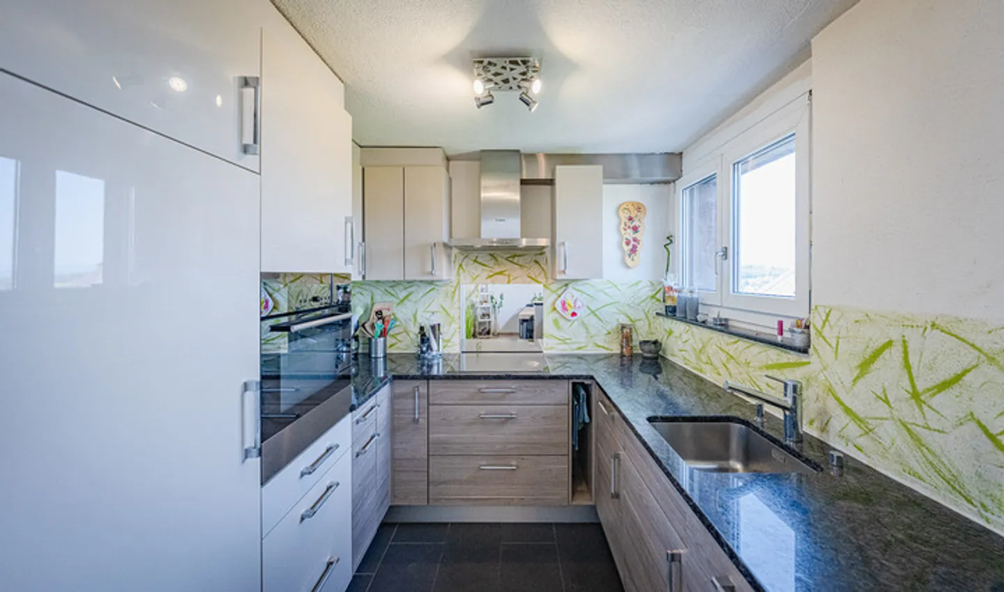 YOUR HOME BETWEEN LAKE AND MOUNTAINS - 4.5 ROOM TERRACED HOUSE IN SPIEZ - Photo 3 of 8