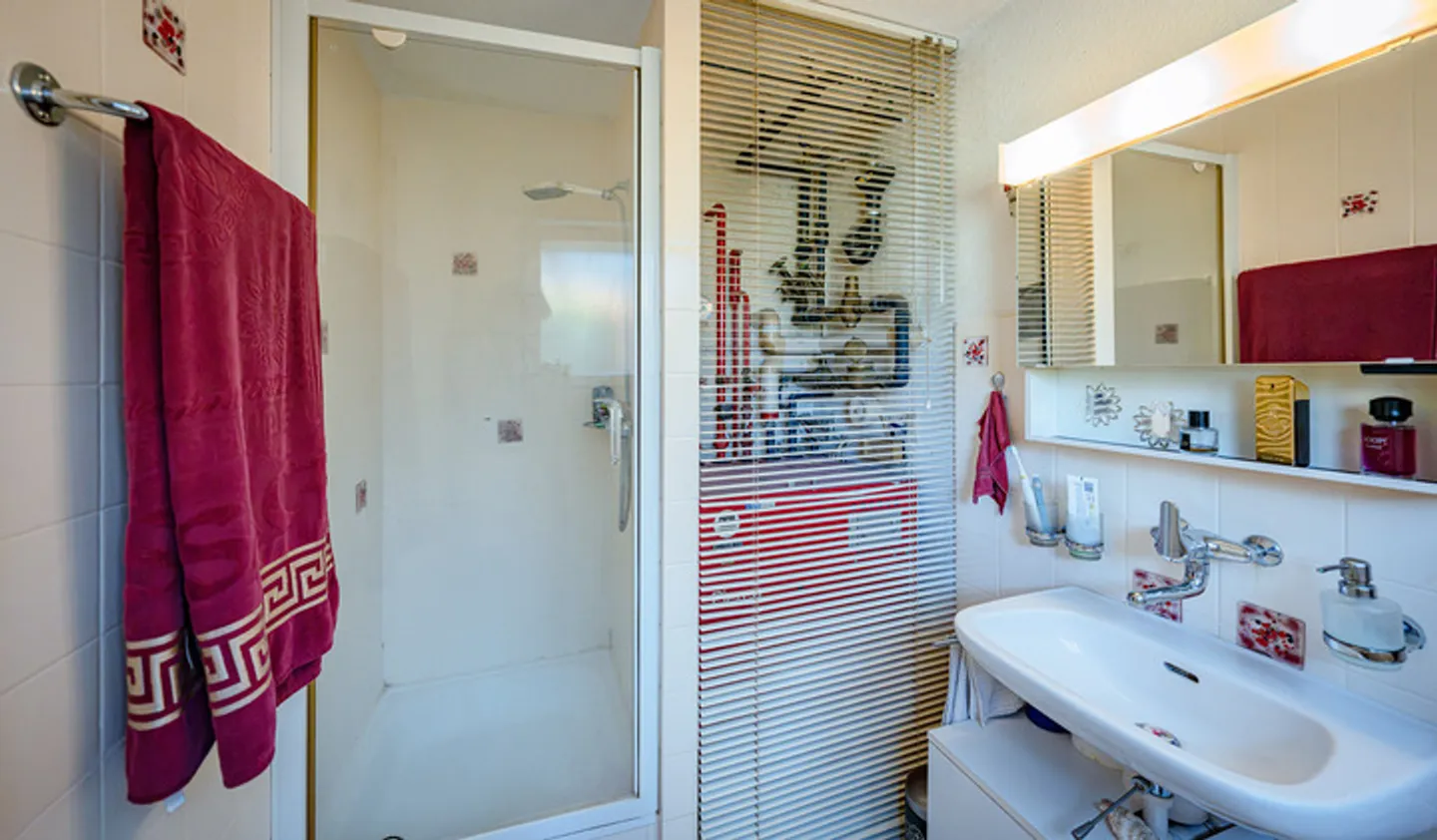 YOUR HOME BETWEEN LAKE AND MOUNTAINS - 4.5 ROOM TERRACED HOUSE IN SPIEZ - Photo 6 of 8