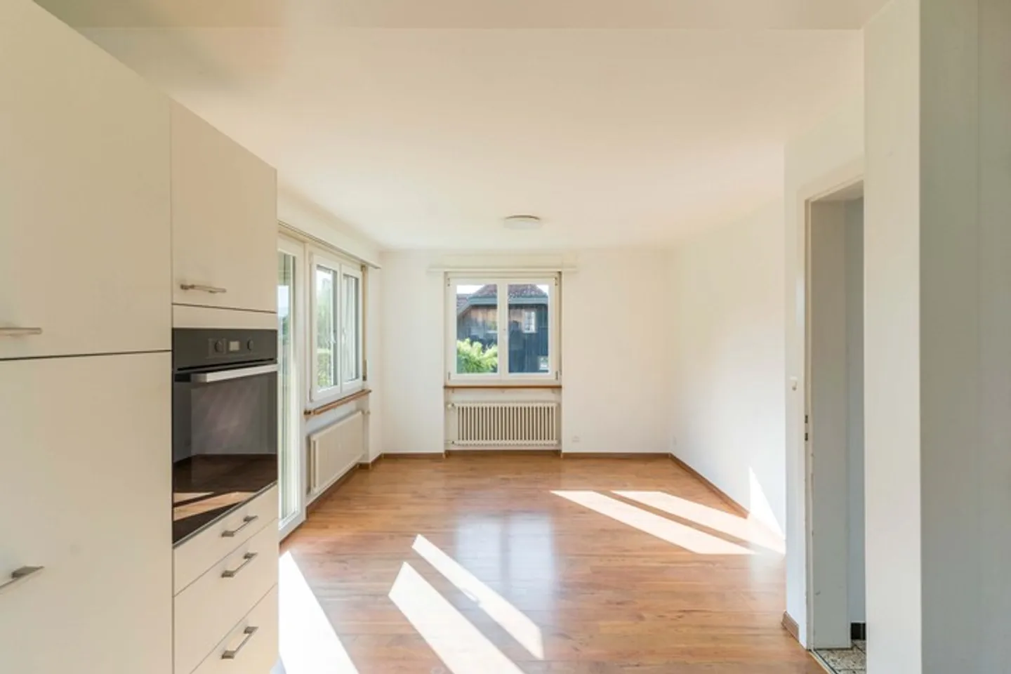 Freistehendes Einfamilienhaus mit Grün - Foto 6 von 9