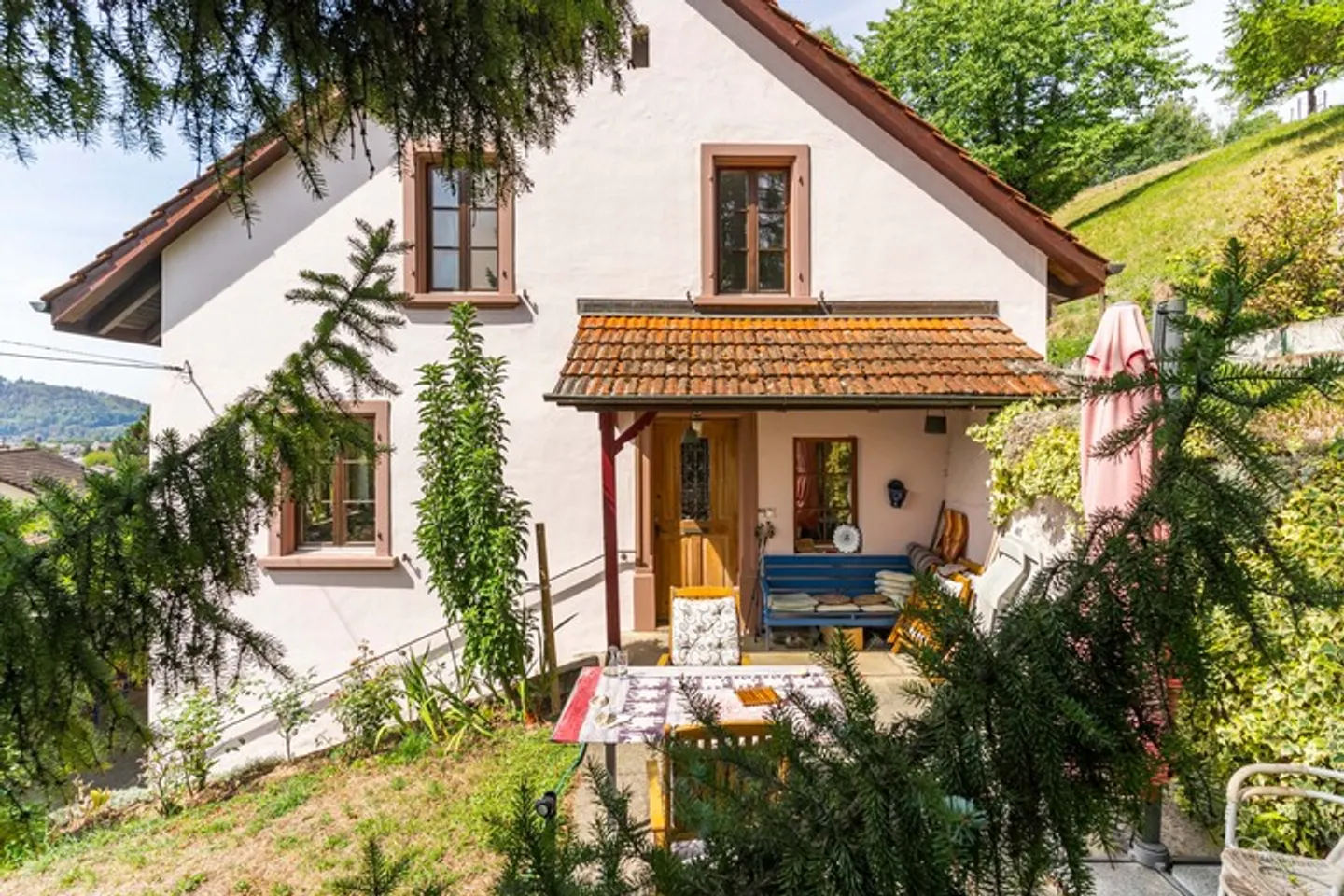 HISTORISCHER CHARME AN HANGLAGE MIT 3'471 M² GRUNDSTÜCKSFLÄCHE - Foto 7 di 8
