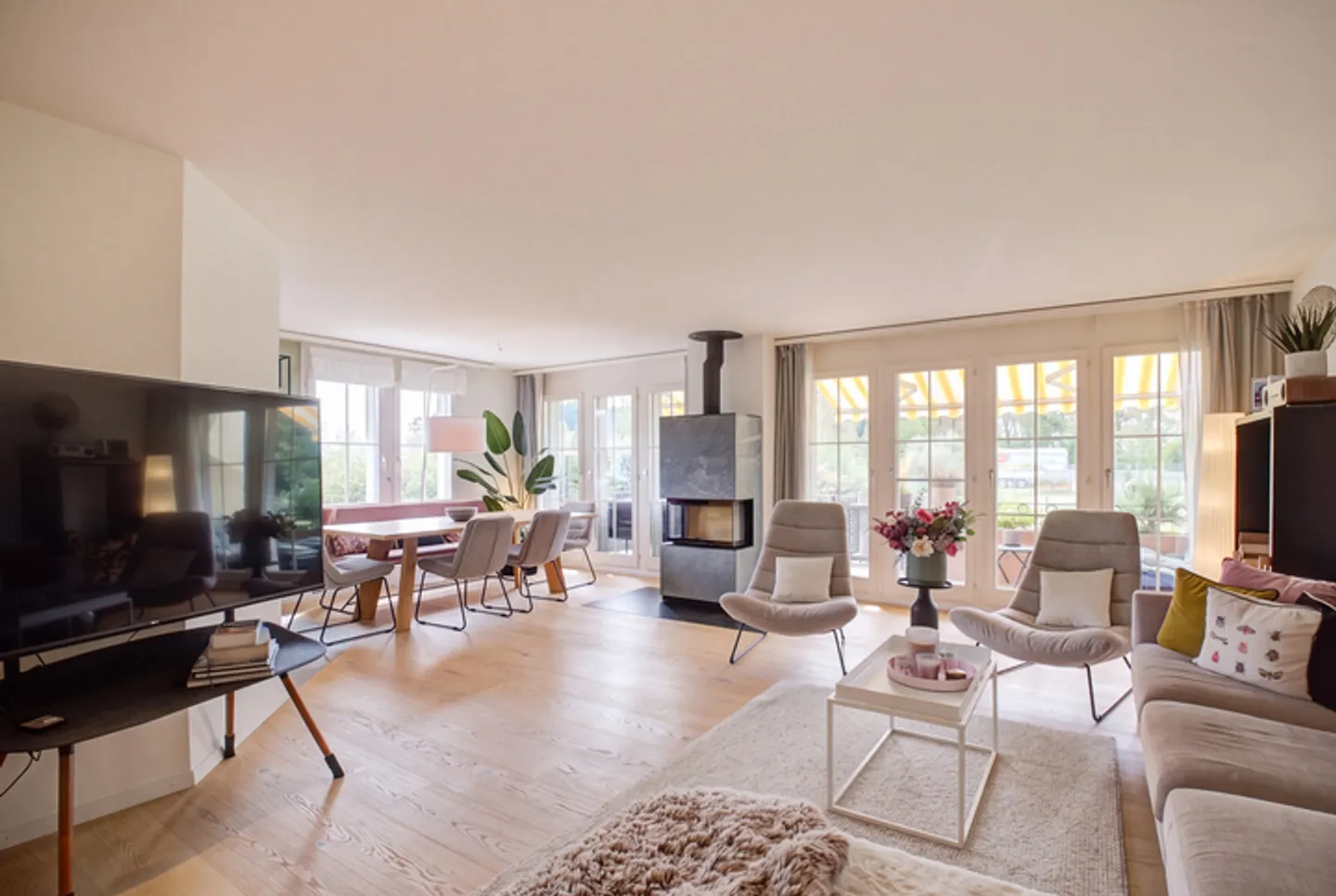 Exklusive Maisonette im Zürcher Oberland - Foto 1 von 8