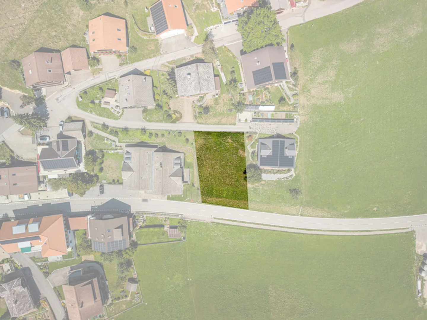 ATTRACTIVE BUILDING PLOT IN THE MIDST OF THE BERN ALPS - Photo 7 of 8