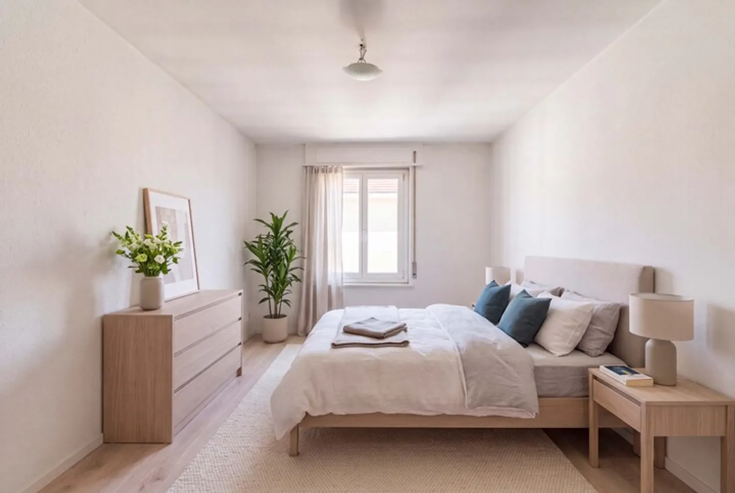 SPACIOUS TWO-FAMILY HOUSE IN GRENCHEN - Photo 4 of 8
