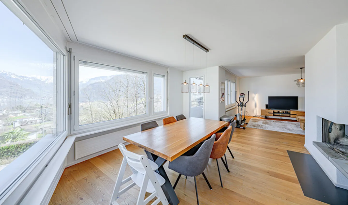 ATTRACTIVE LAKE VIEW APARTMENT - Photo 1 of 8