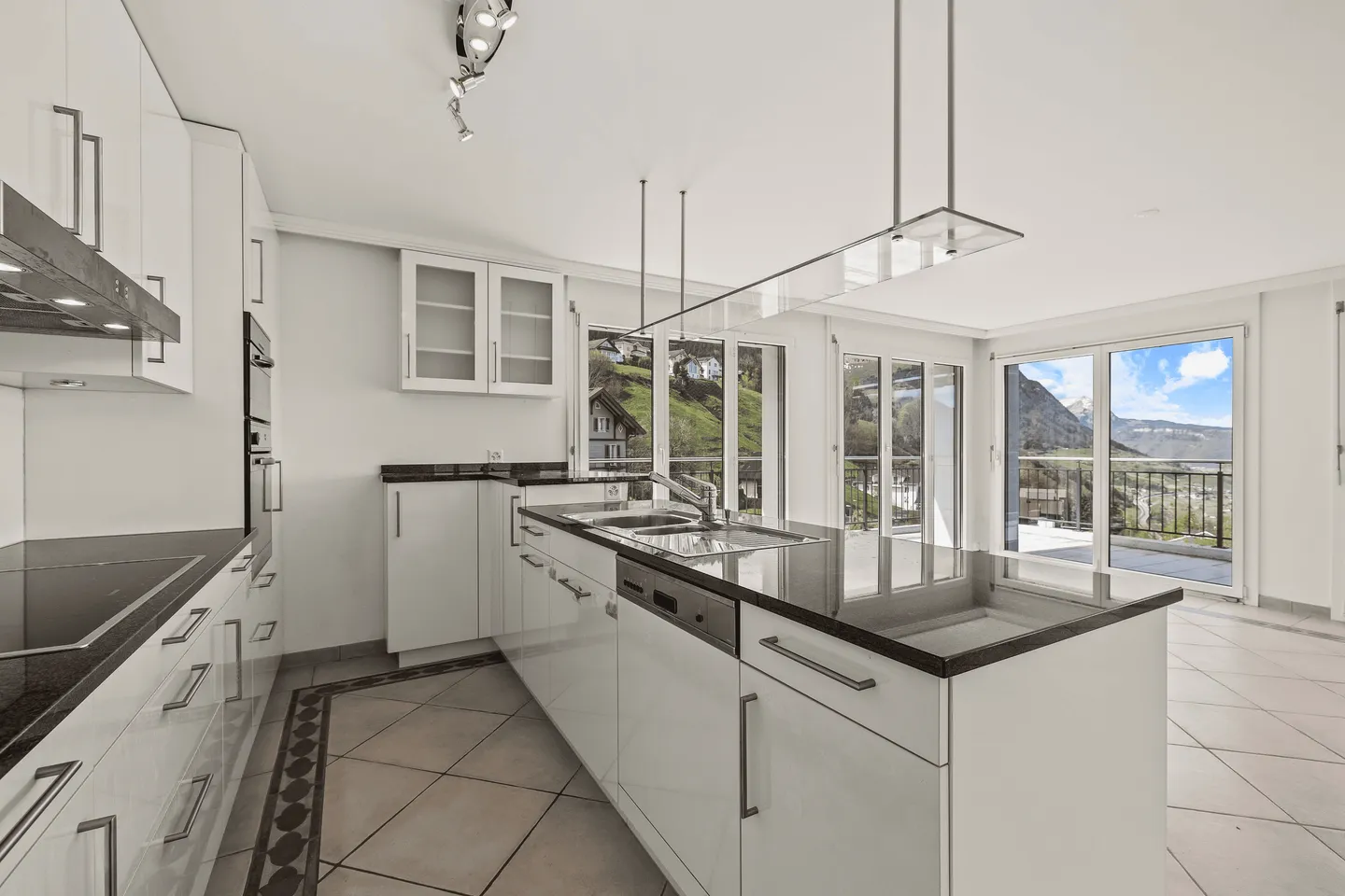 UN REFUGE AVEC VUE SUR LE LAC DE LUCERNE - Photo 6 sur 8