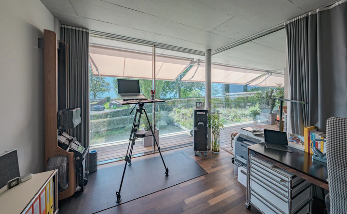 ARCHITECTURAL JEWEL ON THUN LAKE - Photo 7 of 8