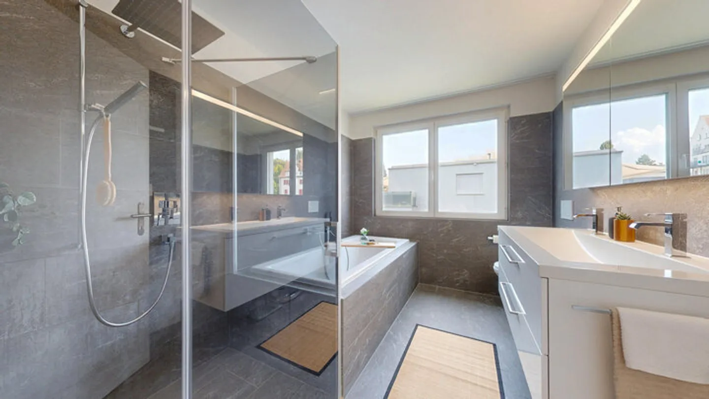 PENTHOUSE WITH GREAT LAKE VIEW - Photo 5 of 8