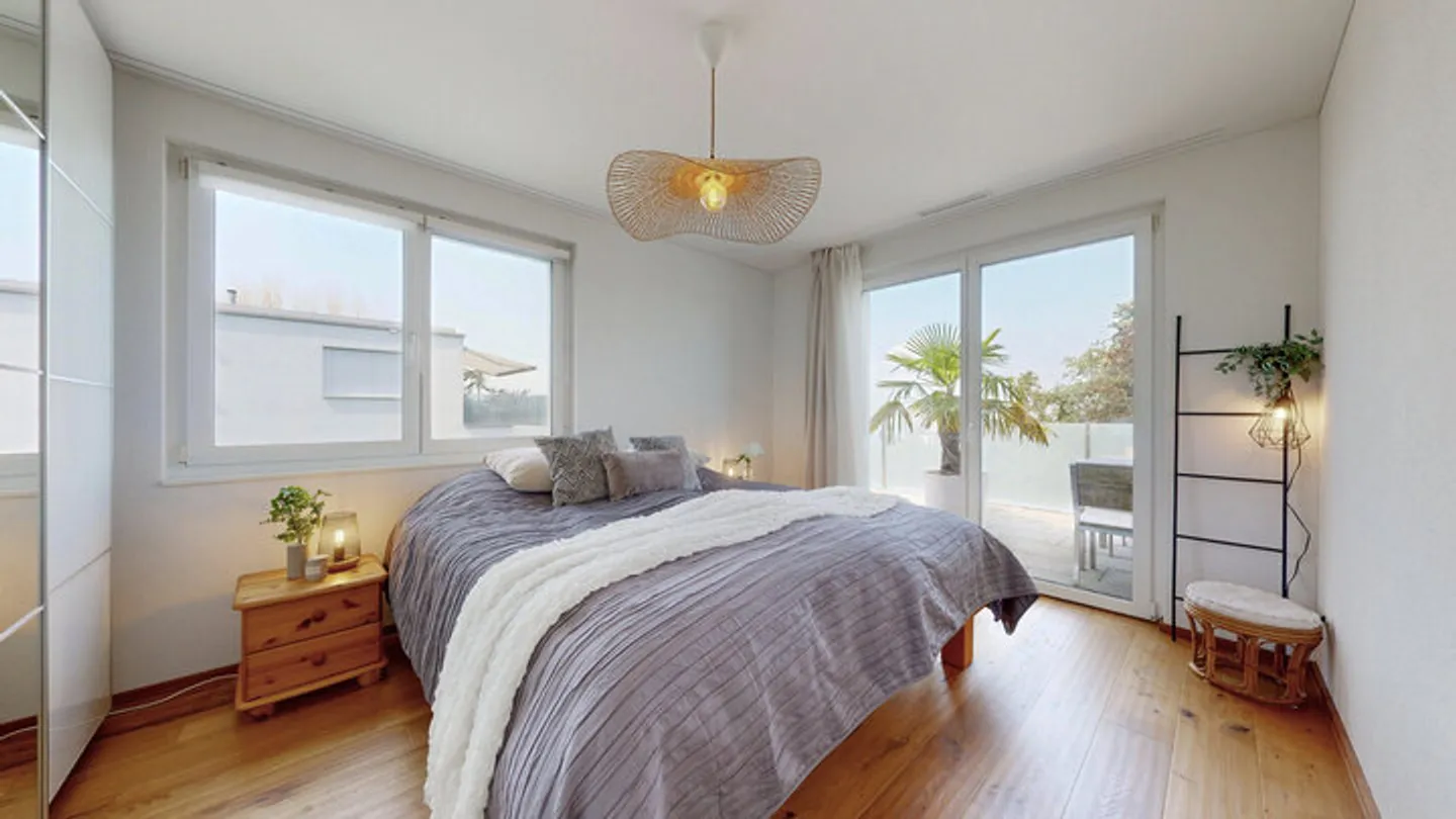 PENTHOUSE WITH GREAT LAKE VIEW - Photo 4 of 8