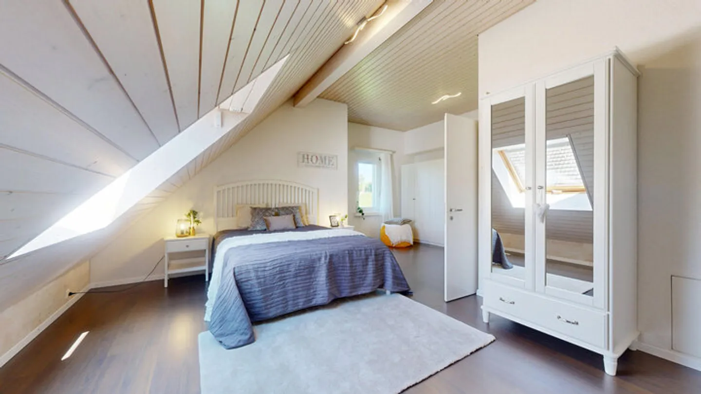 ATTICO SPAZIOSO CON TERRAZZA DA SOGNO E MOLTA PRIVACY - Foto 5 di 8