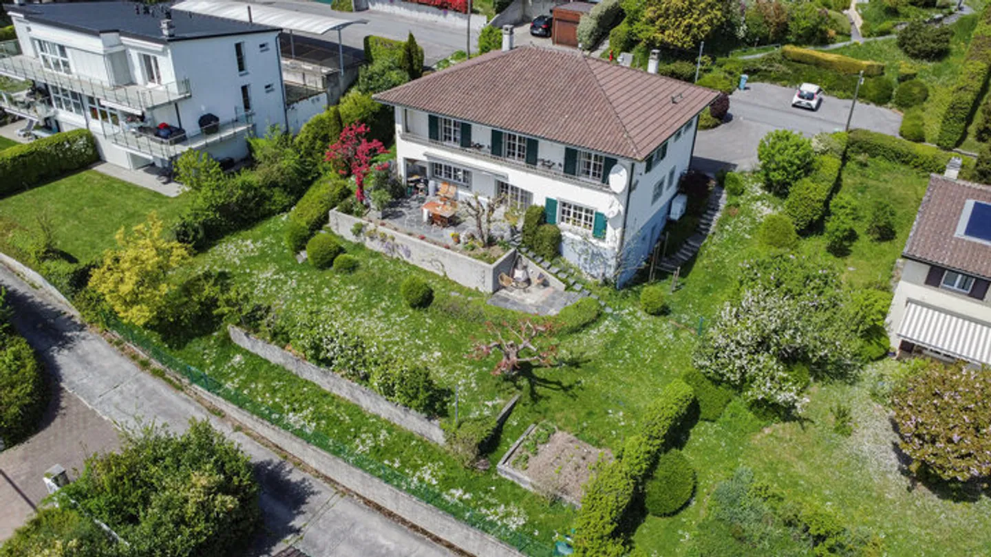 LIVING WHERE VINEYARDS AND LAKE VIEW MEET - Photo 8 of 8