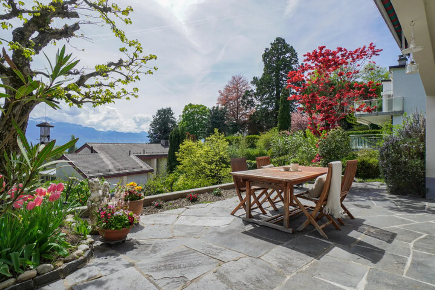 LIVING WHERE VINEYARDS AND LAKE VIEW MEET - Photo 7 of 8