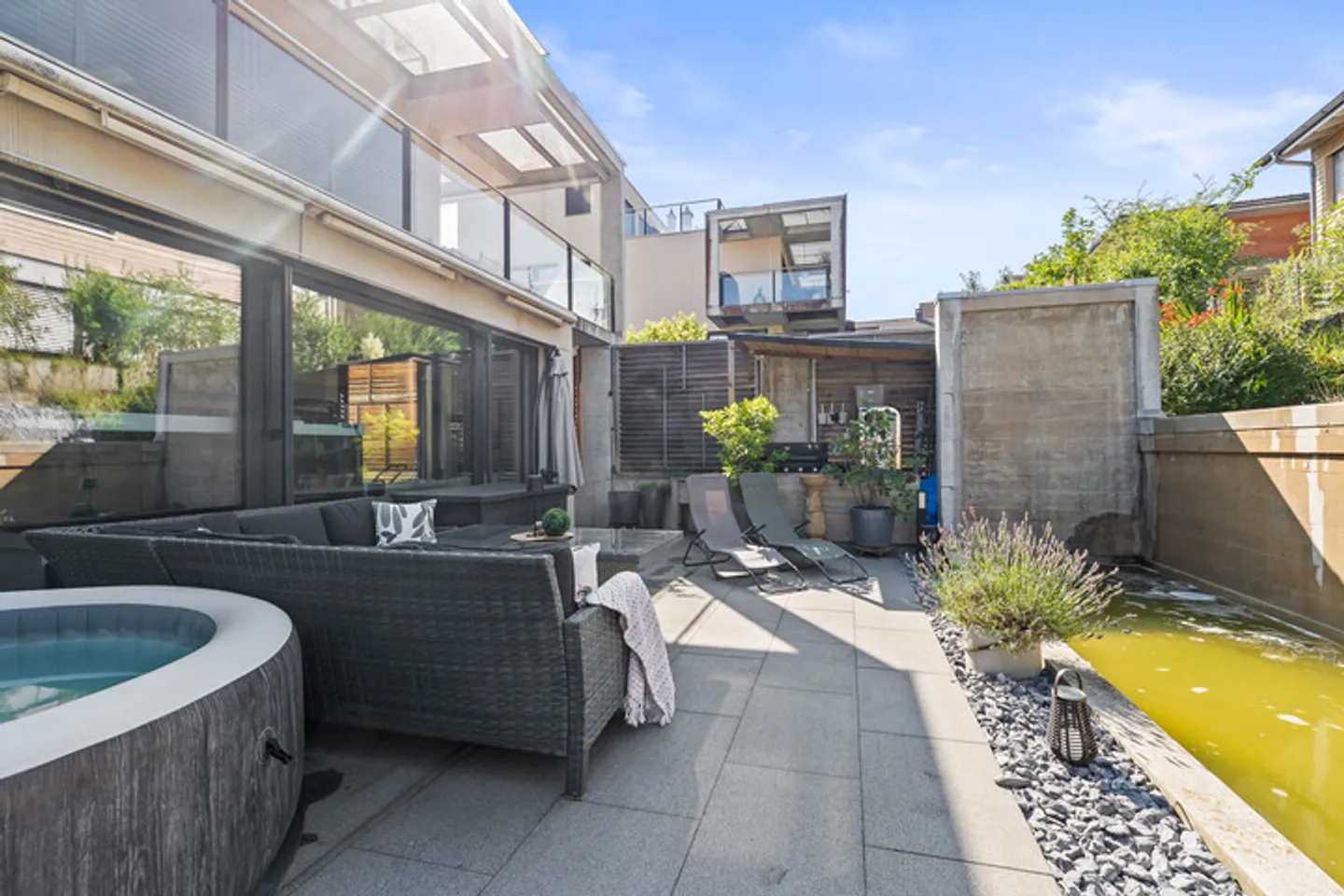 High-Quality 3.5 Room Garden Apartment in Preferred Location - Photo 8 of 8