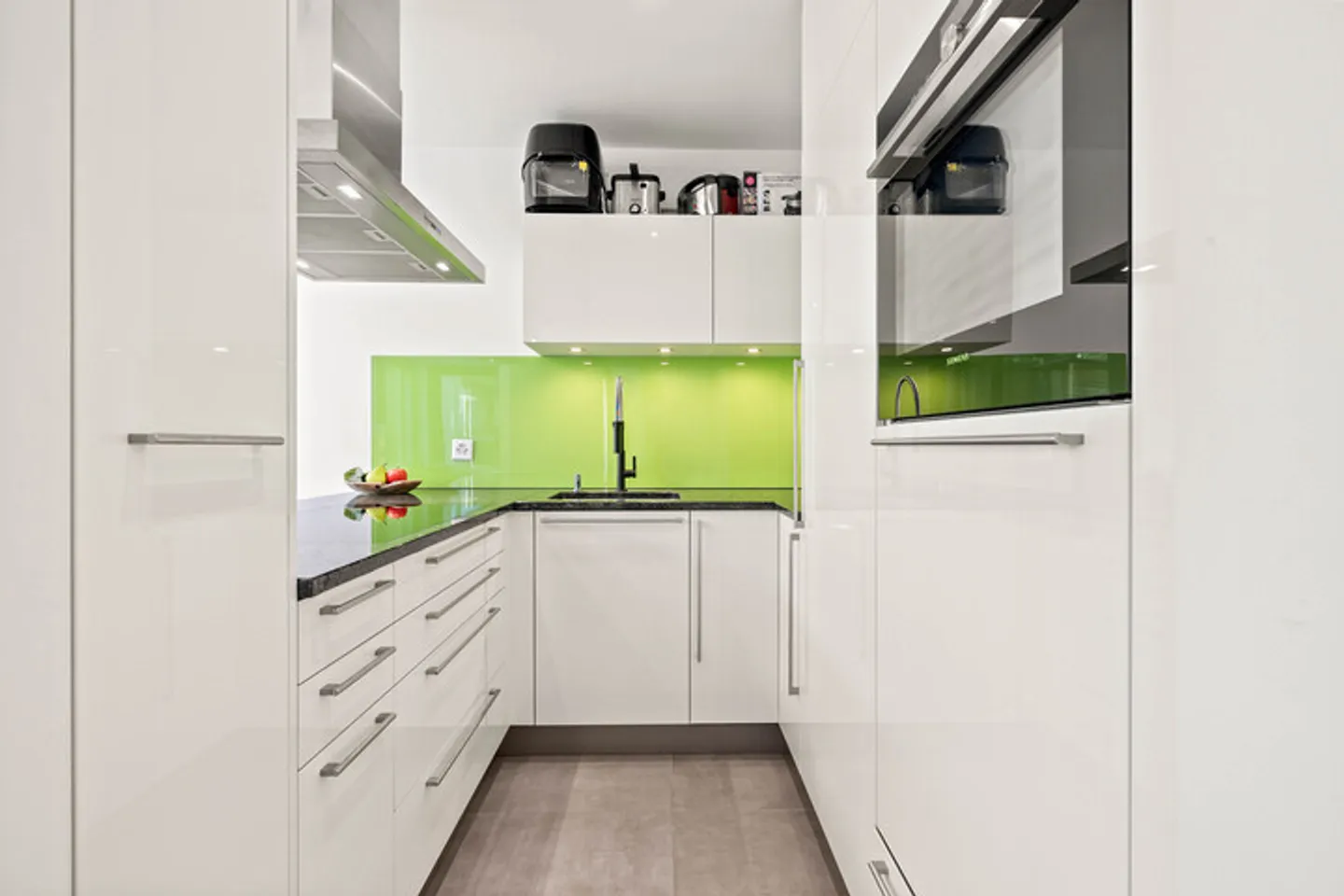 High-Quality 3.5 Room Garden Apartment in Preferred Location - Photo 3 of 8