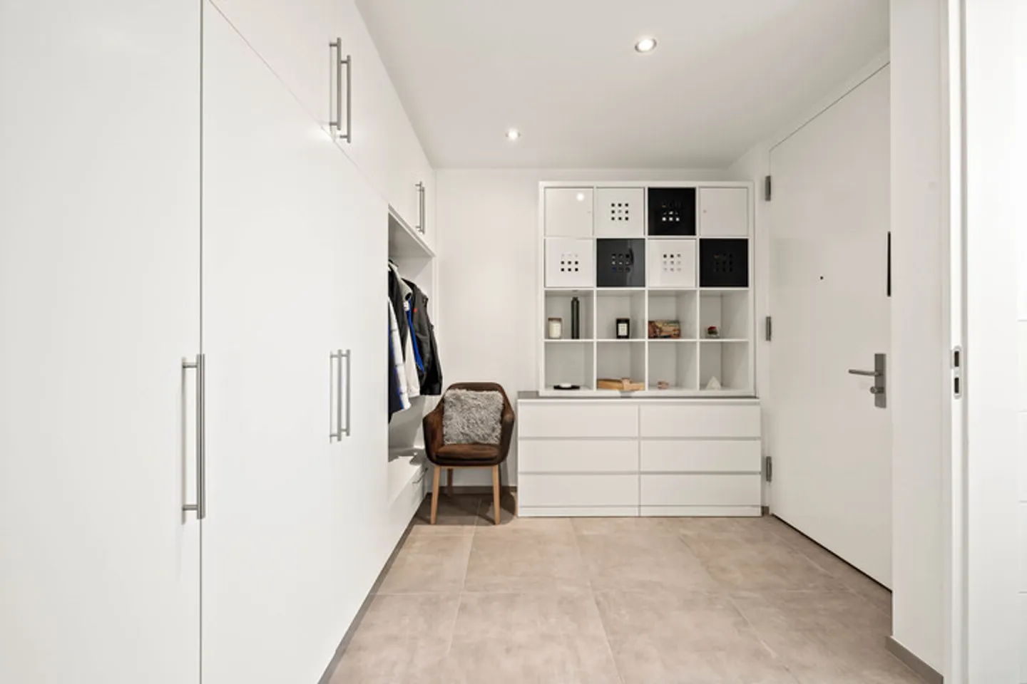 High-Quality 3.5 Room Garden Apartment in Preferred Location - Photo 4 of 8