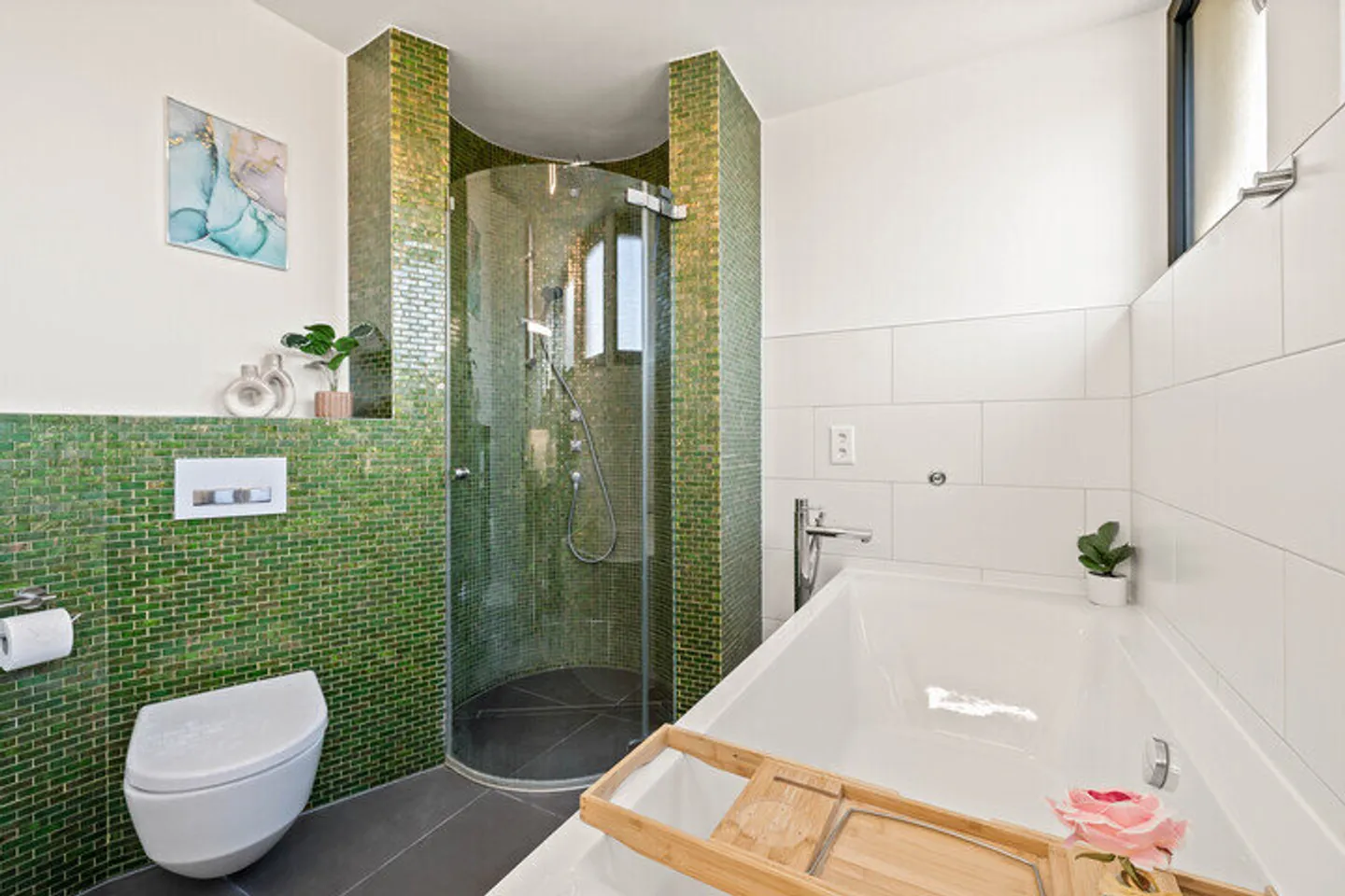 High-Quality 3.5 Room Garden Apartment in Preferred Location - Photo 7 of 8