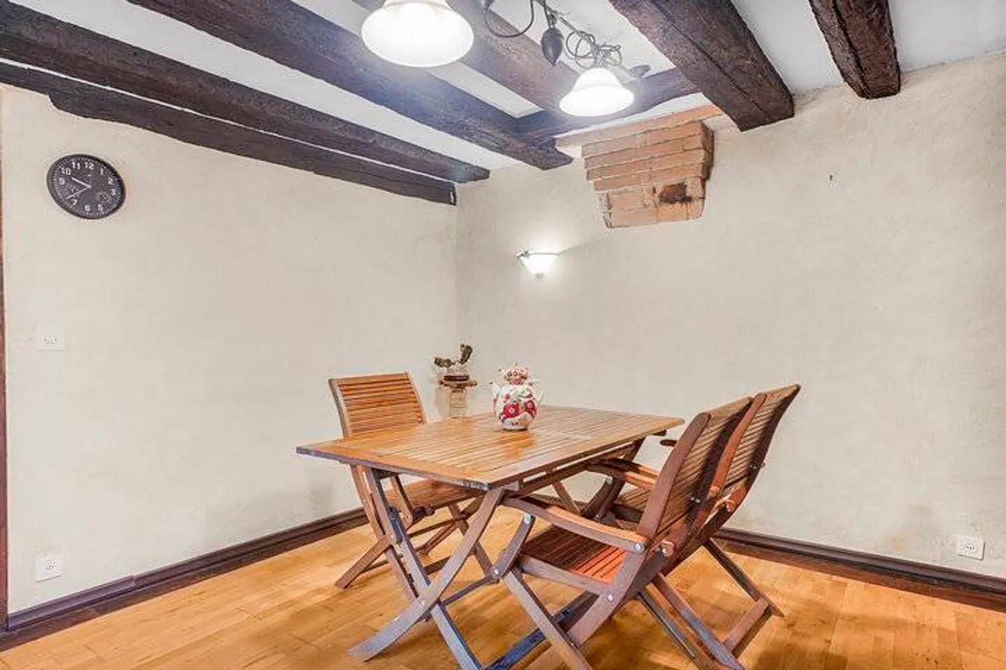 EXCLUSIVE COUNTRY HOUSE WITH HISTORY - IDEAL FOR MULTI-GENERATIONAL LIVING IN STEINMAUR - Photo 7 of 9