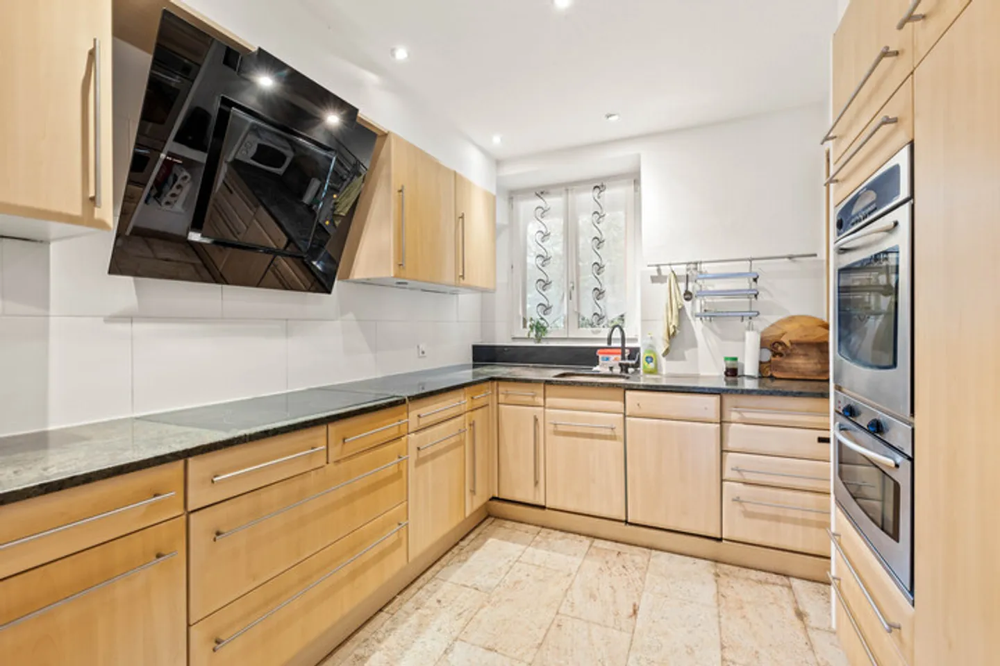 PROPRIÉTÉ HISTORIQUE AVEC POTENTIEL D'AMÉNAGEMENT - Photo 4 sur 8