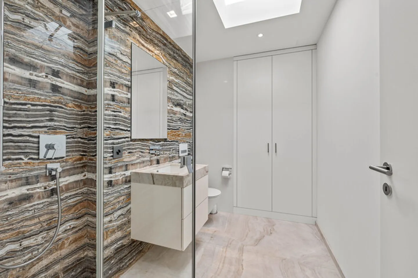 APPARTAMENTO MODERNO 4.5 STANZE MINERGIE A ADETSWIL CON VISTA SULLE ALPI - Foto 5 di 8