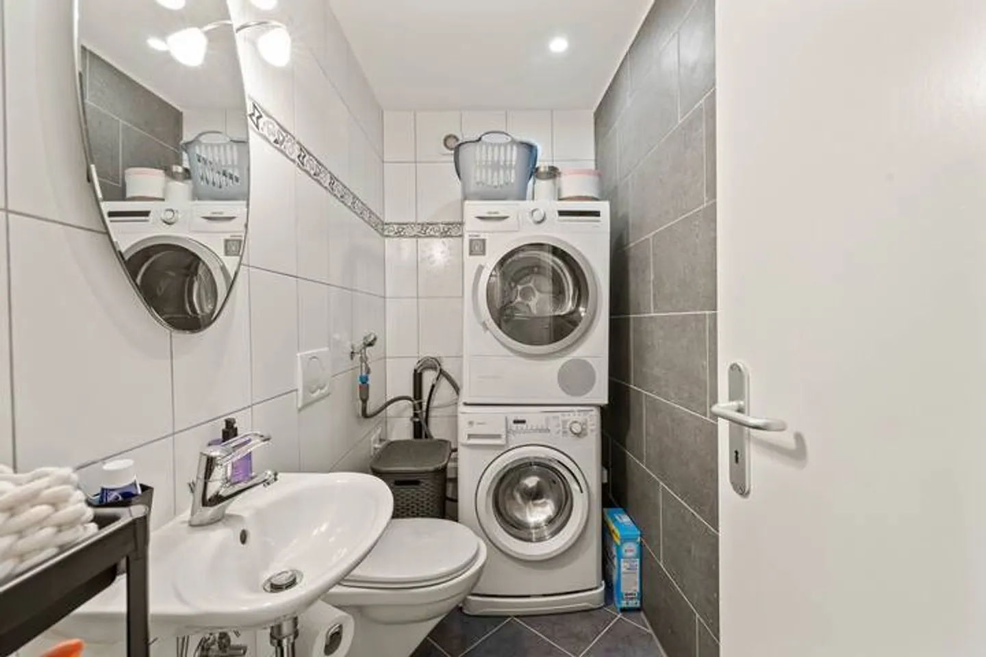 ILLNAU: APPARTAMENTO 4.5 STANZE CON GIARDINO D'INVERNO & GARAGE - Foto 8 di 9