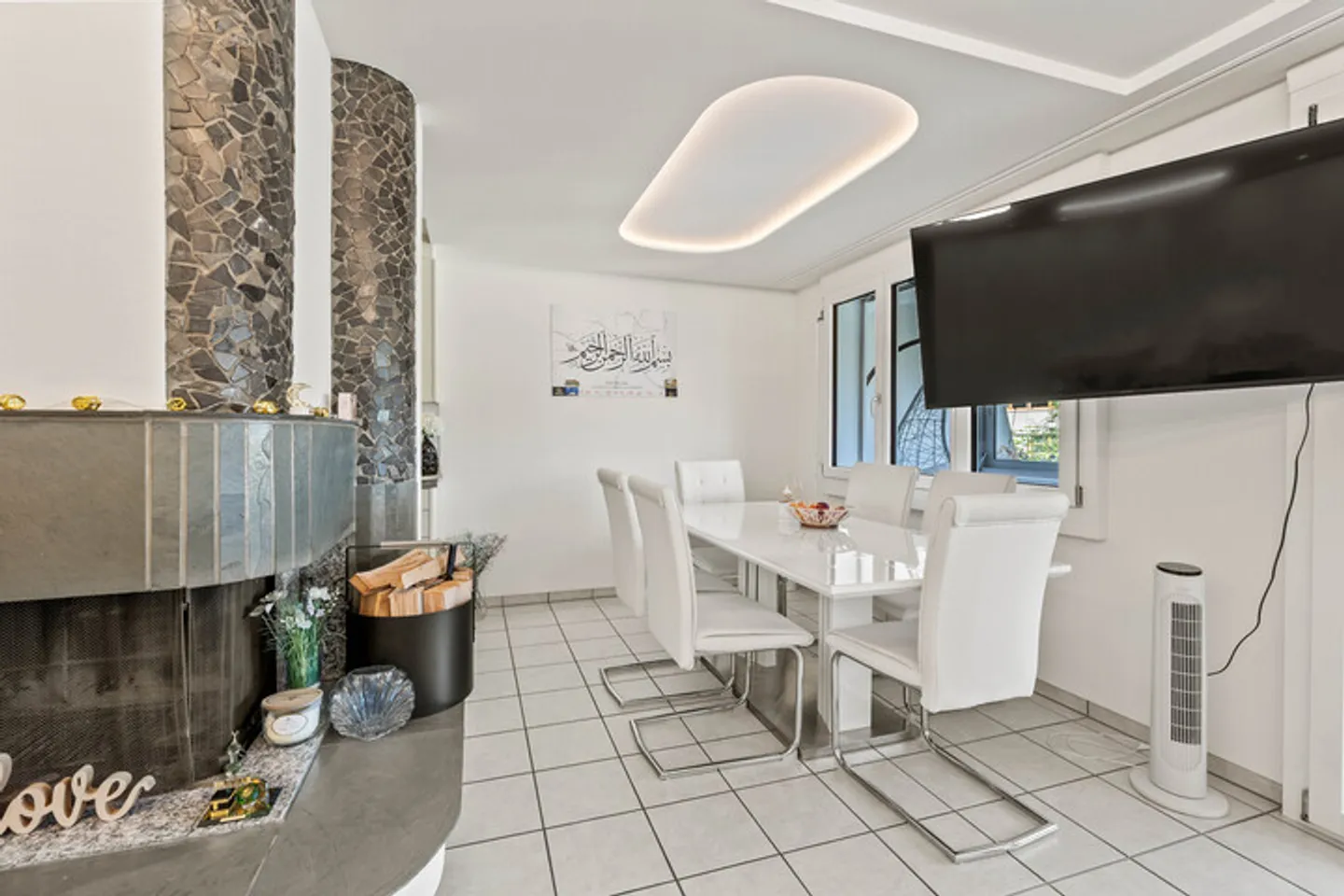 ILLNAU: 4.5-ZIMMER MIT WINTERGARTEN &amp; GARAGE - Foto 2 von 8