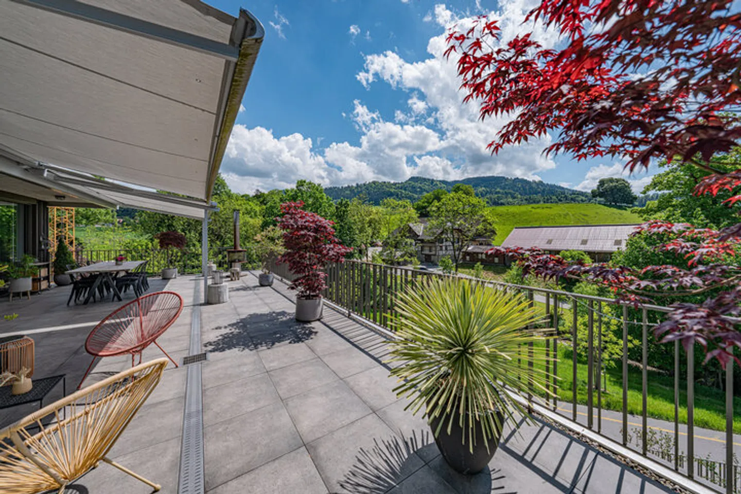 APPARTAMENTO PENTHOUSE MODERNO CON VISTA SULLA NATURA - Foto 6 di 6