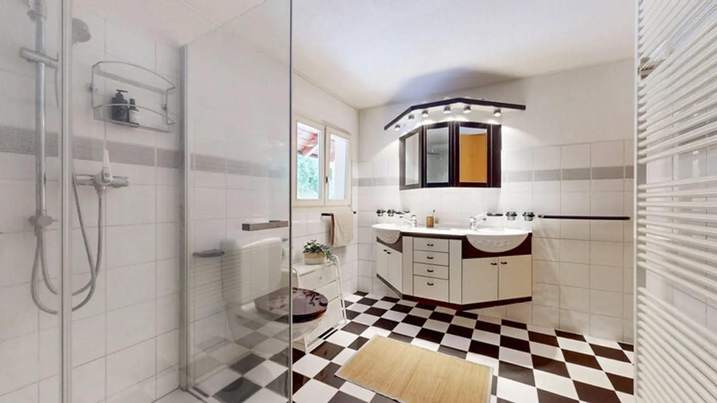 IDYLLISCHES GARTENPARADIES AM WALDRAND MIT GROSSER LANDWIRTSCHAFTSPARZELLE - Foto 6 von 7