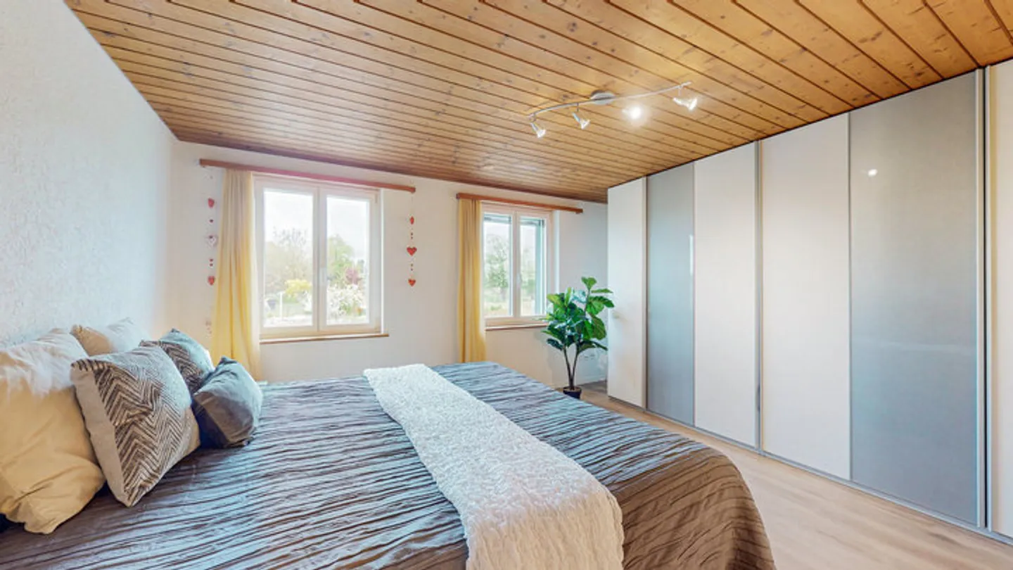 NATURE PURE: SWIMMING POND, VIEW INTO THE GREEN AND SPACE FOR SMALL ANIMALS - Photo 4 of 7