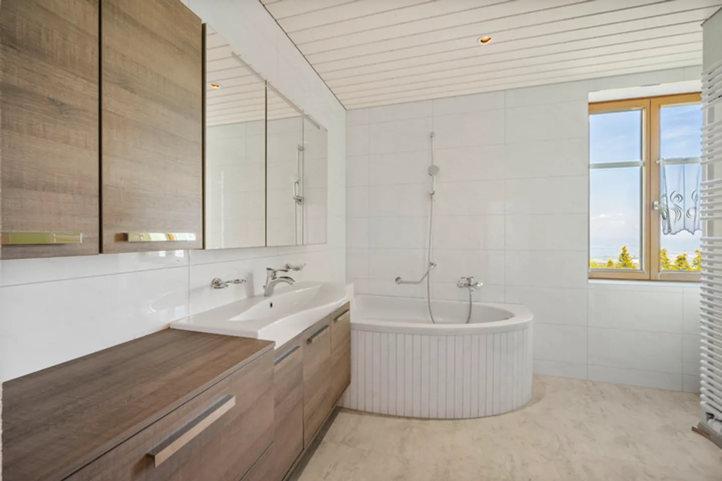 CASA MULTIFAMILIARE STORICA CON VISTA SUL LAGO DI COSTANZA - Foto 4 di 8