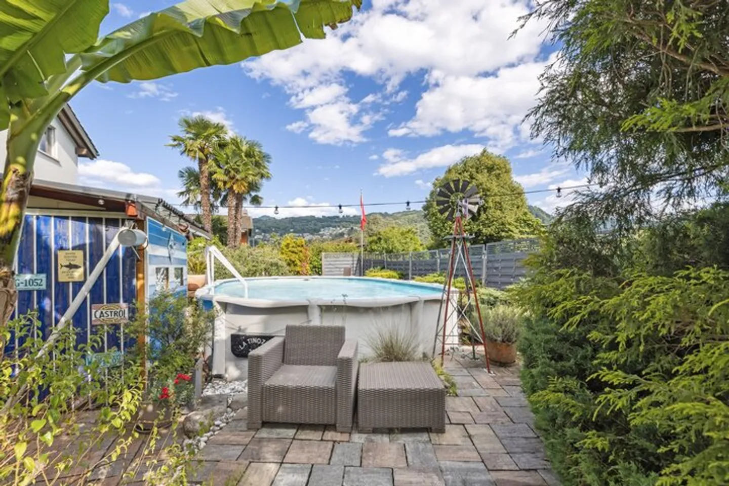 Oasi di bagno con palme e piscina - Foto 8 di 8