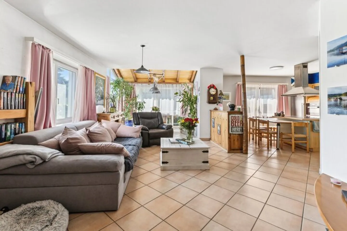 Oasi di bagno con palme e piscina - Foto 2 di 8