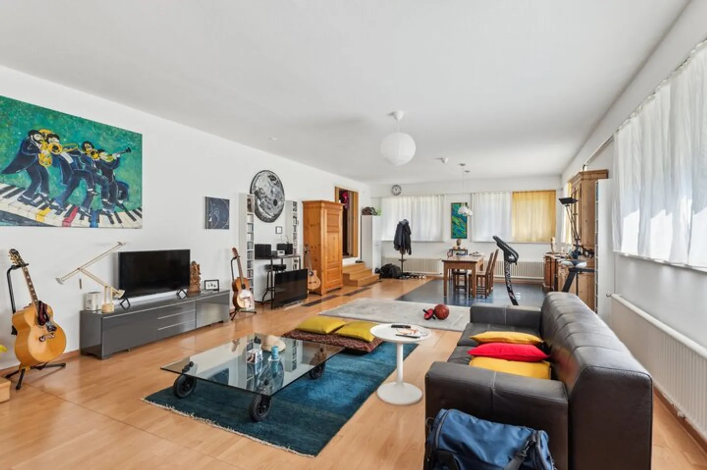 EXCITING MULTI-FAMILY HOUSE - FULLY RENTED - Photo 2 of 8