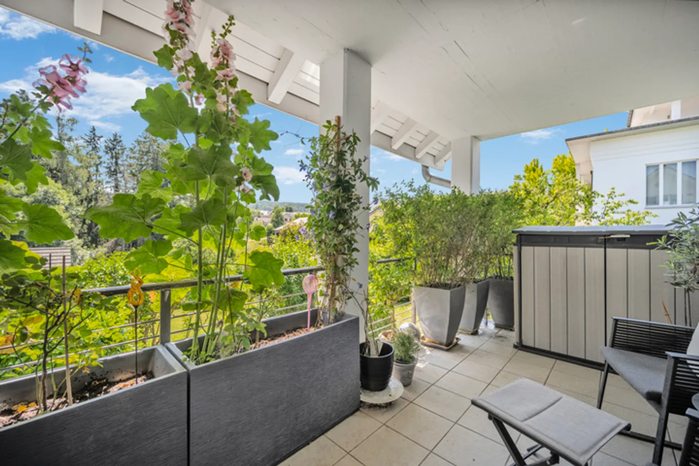 VIVRE AVEC UNE VUE - APPARTEMENT DANS UN EMPLACEMENT DE CHOIX - Photo 7 sur 8